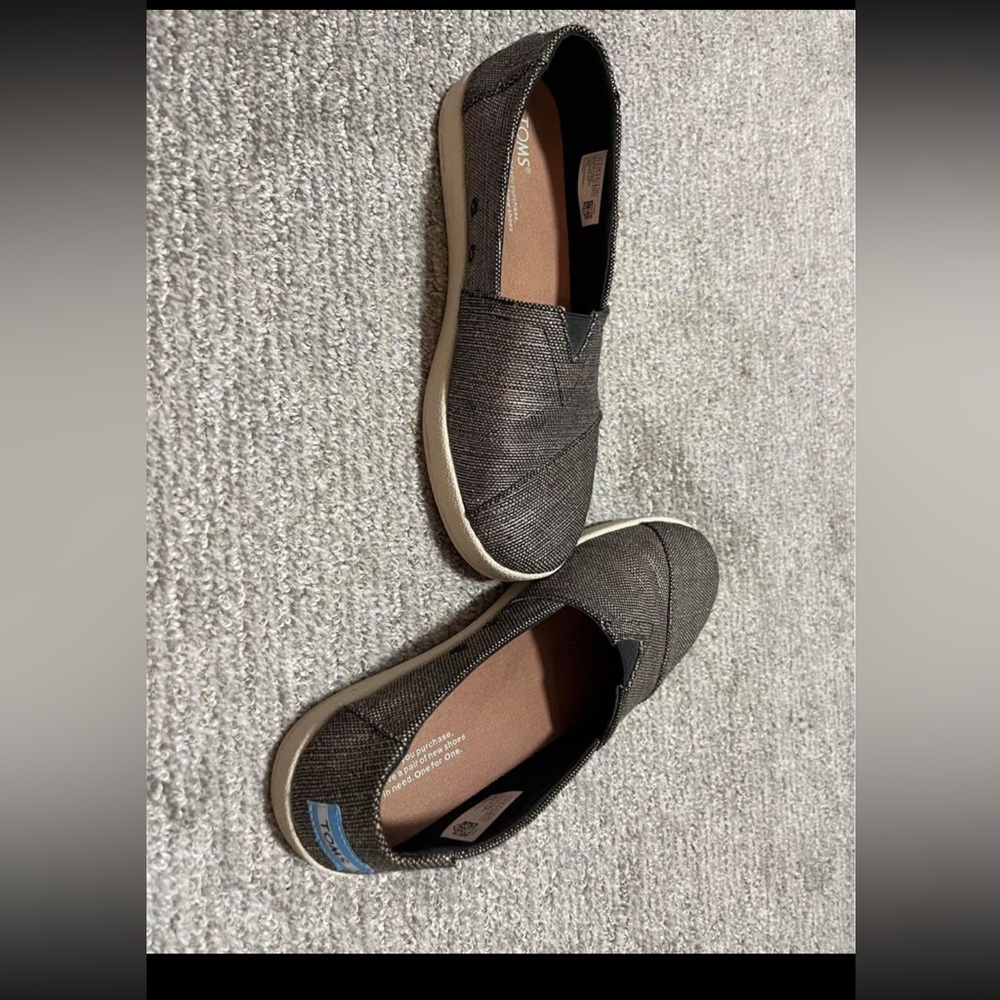 Toms, size 7.5